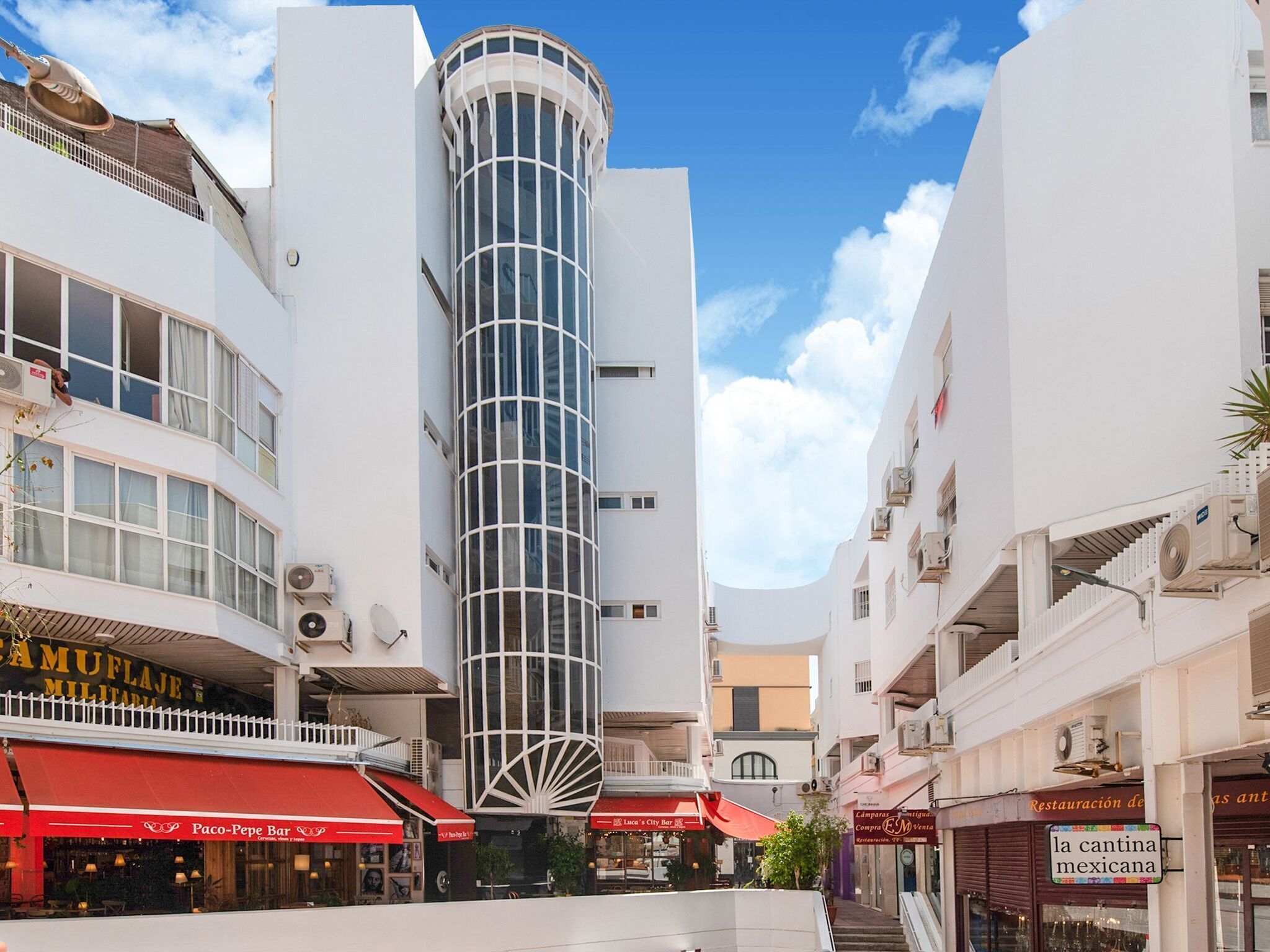 Radiant Holiday Home