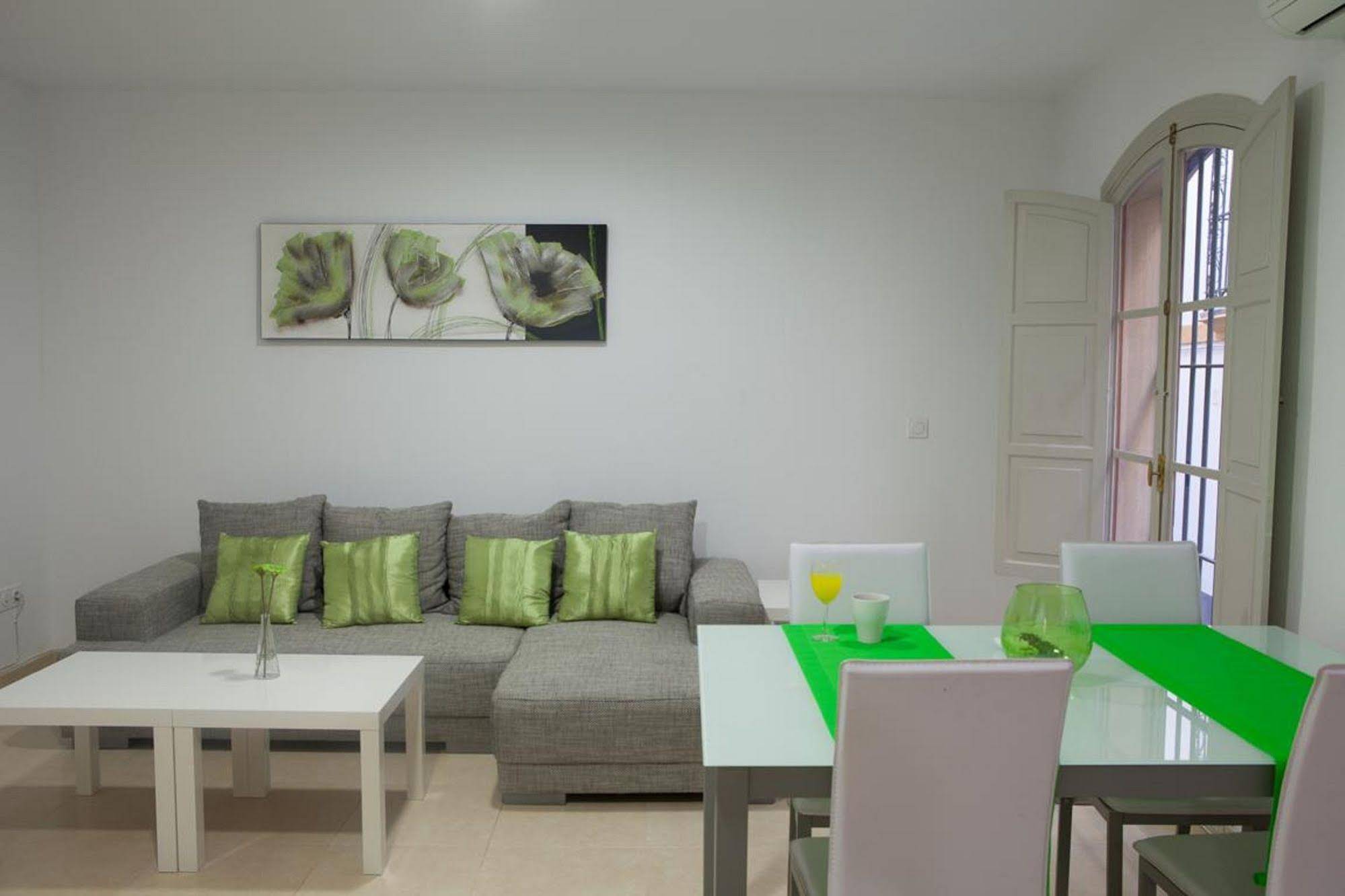 Reservaloen Plaza del Salvador