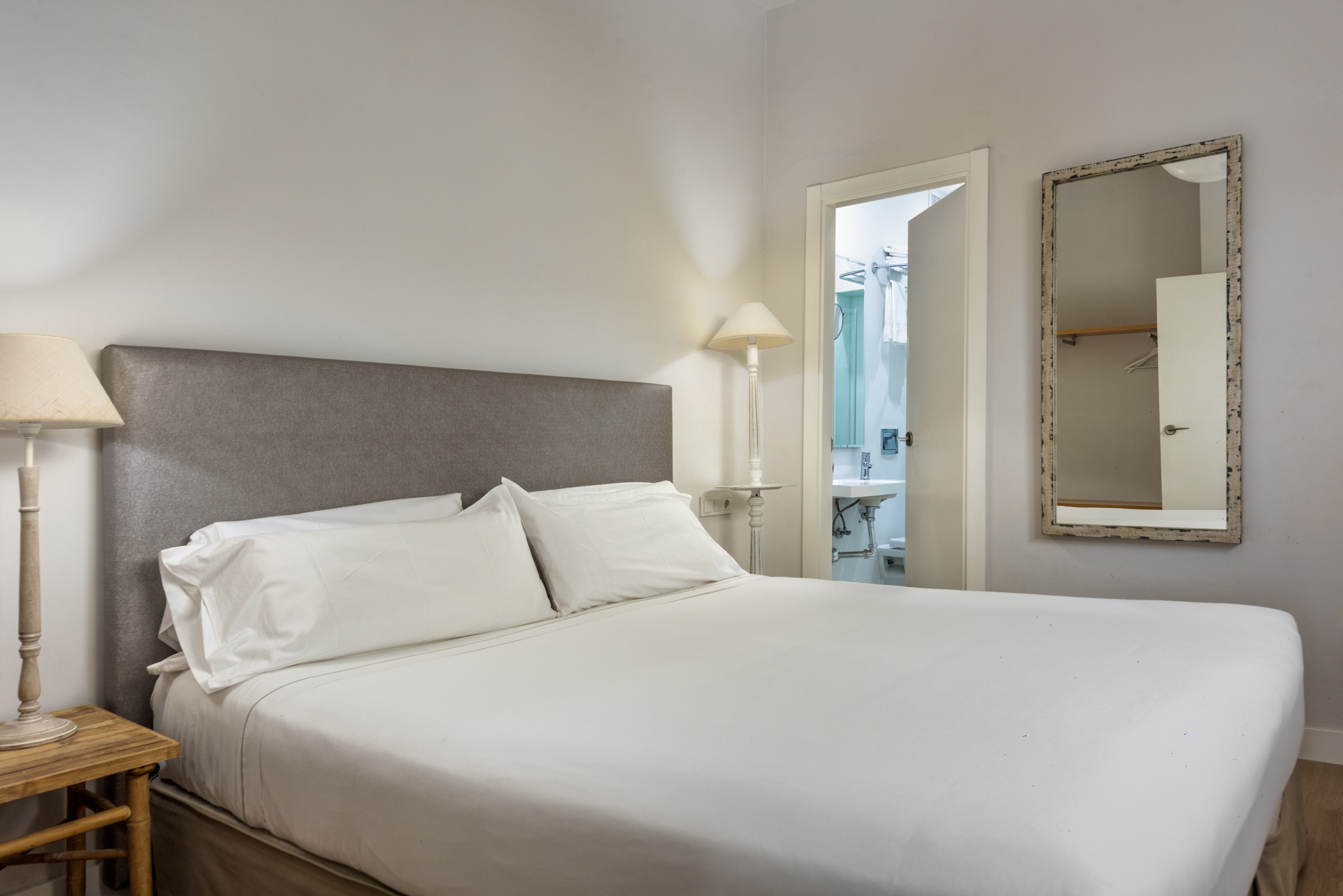 Suites Sevilla Plaza