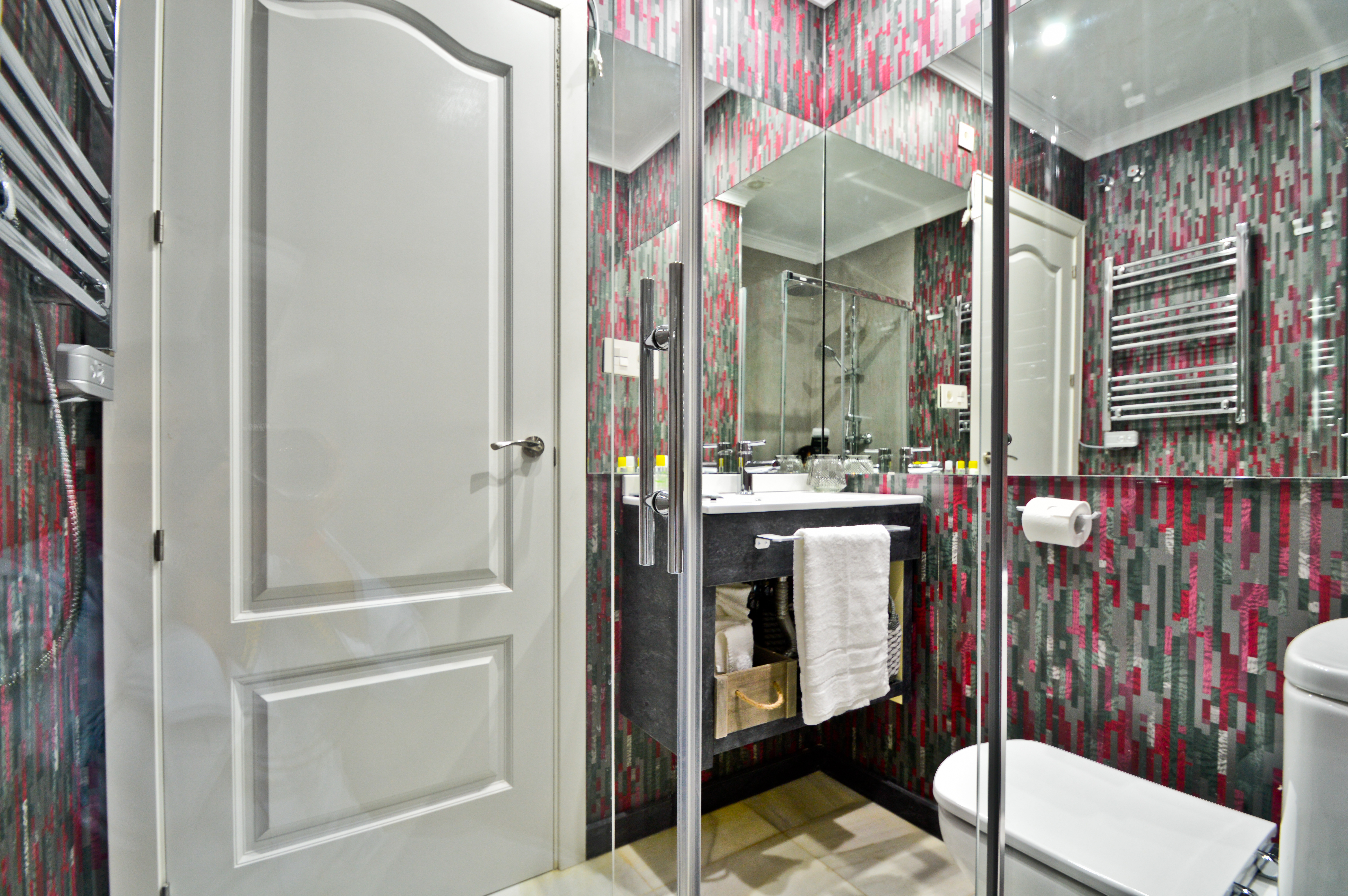 The Zentral Arenal Suites