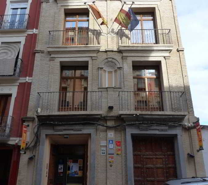 Be Zaragoza Hostel