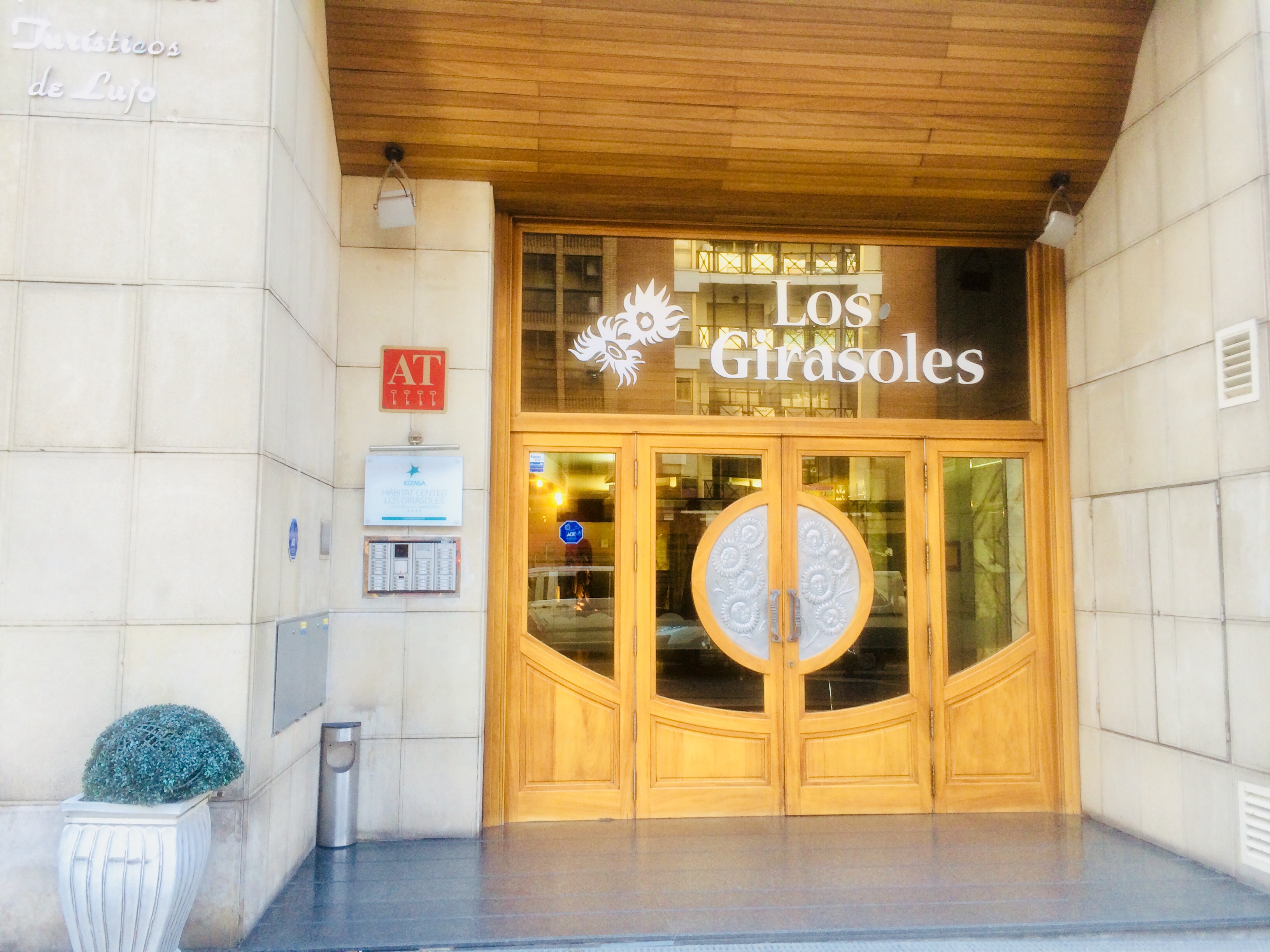 Habitat Center Los Girasoles