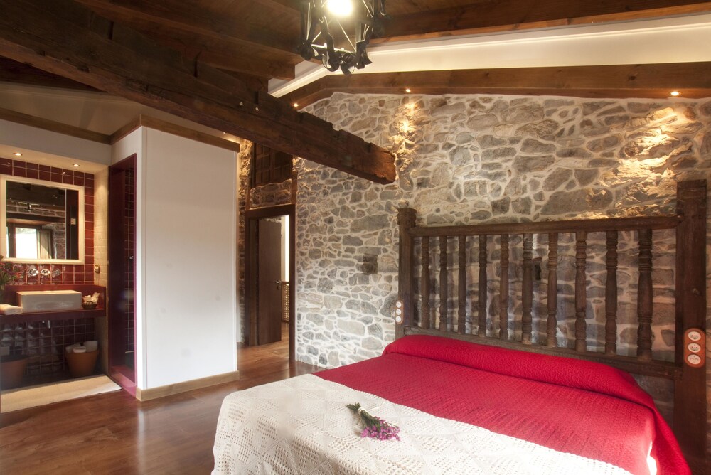 Casona De El Castaniu