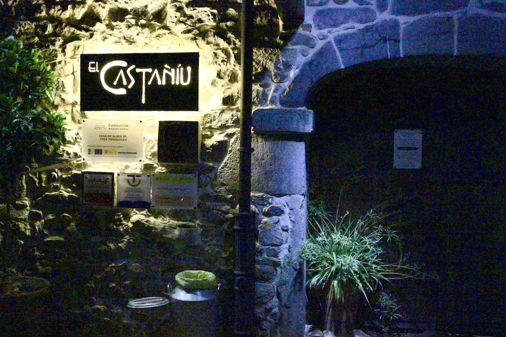 Casona De El Castaniu