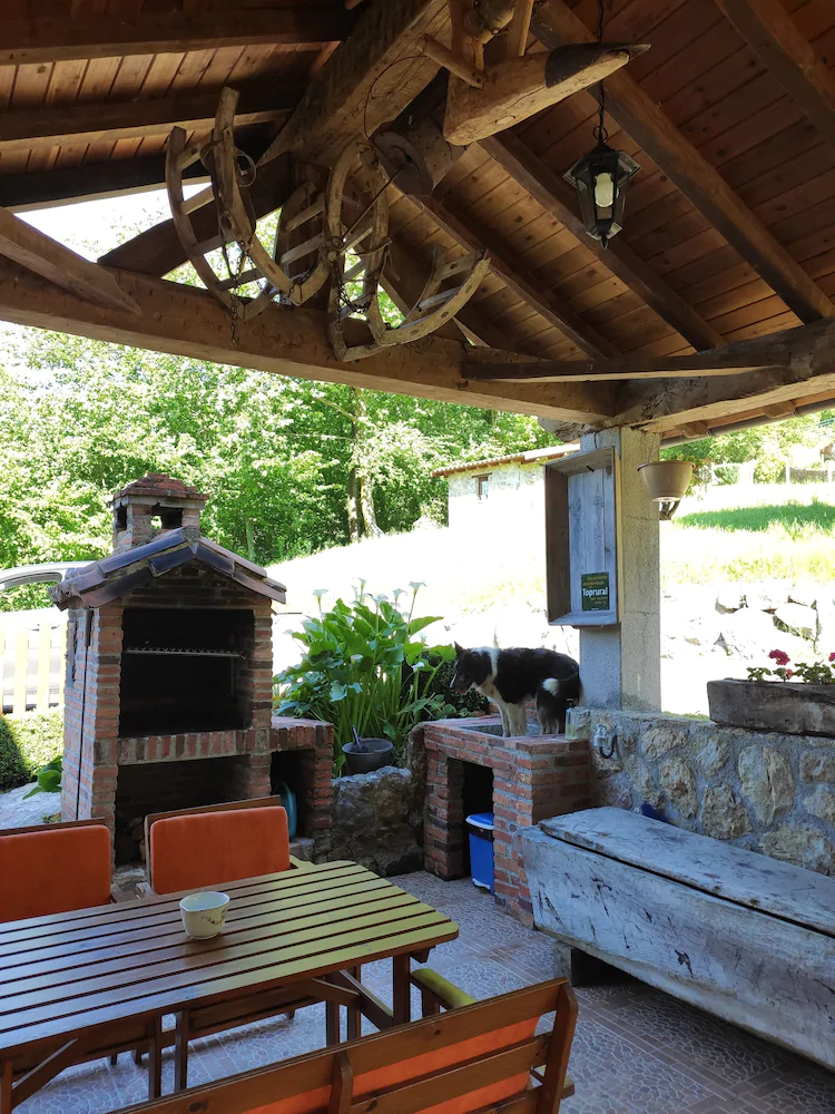 Apartamentos Rurales La Caviana