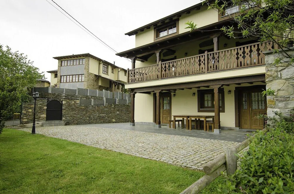 Casas y Apartamentos Hacienda Llamabúa