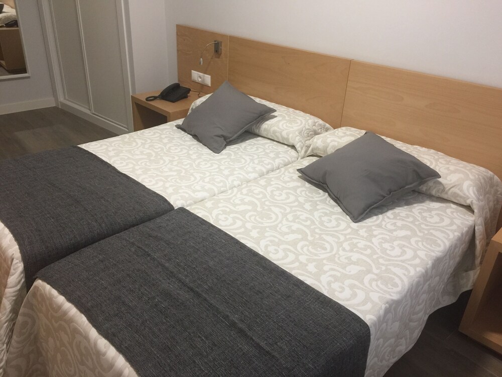 Hostal Alda Alborán Rooms