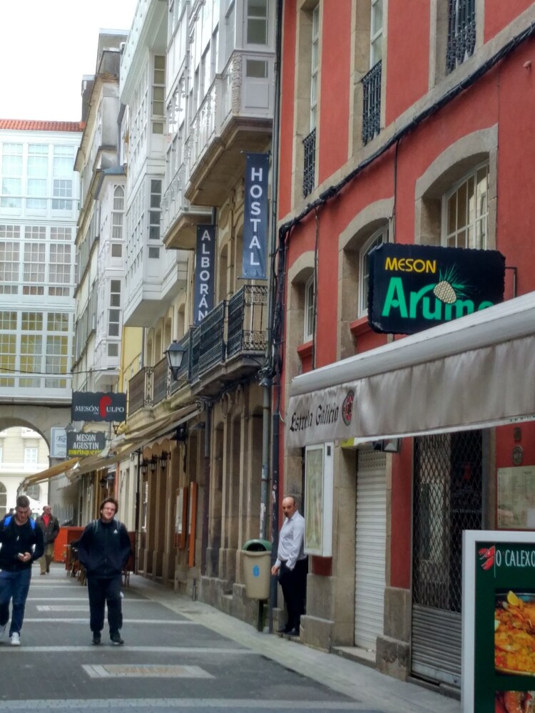 Hostal Alda Alborán Rooms