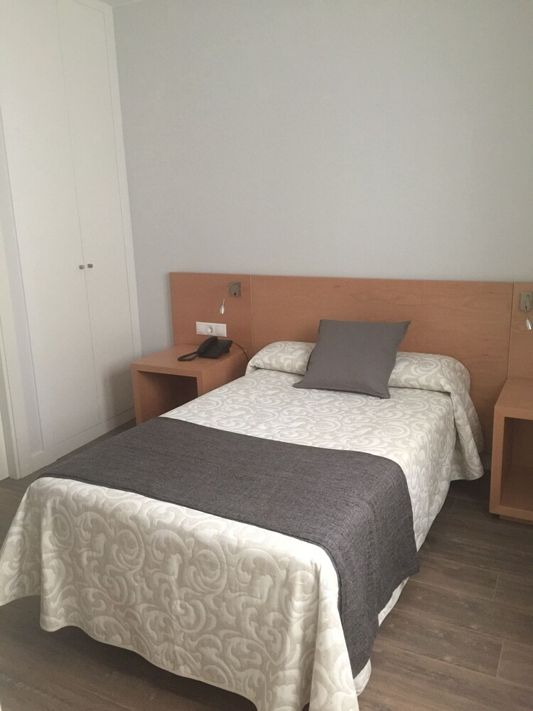 Hostal Alda Alborán Rooms