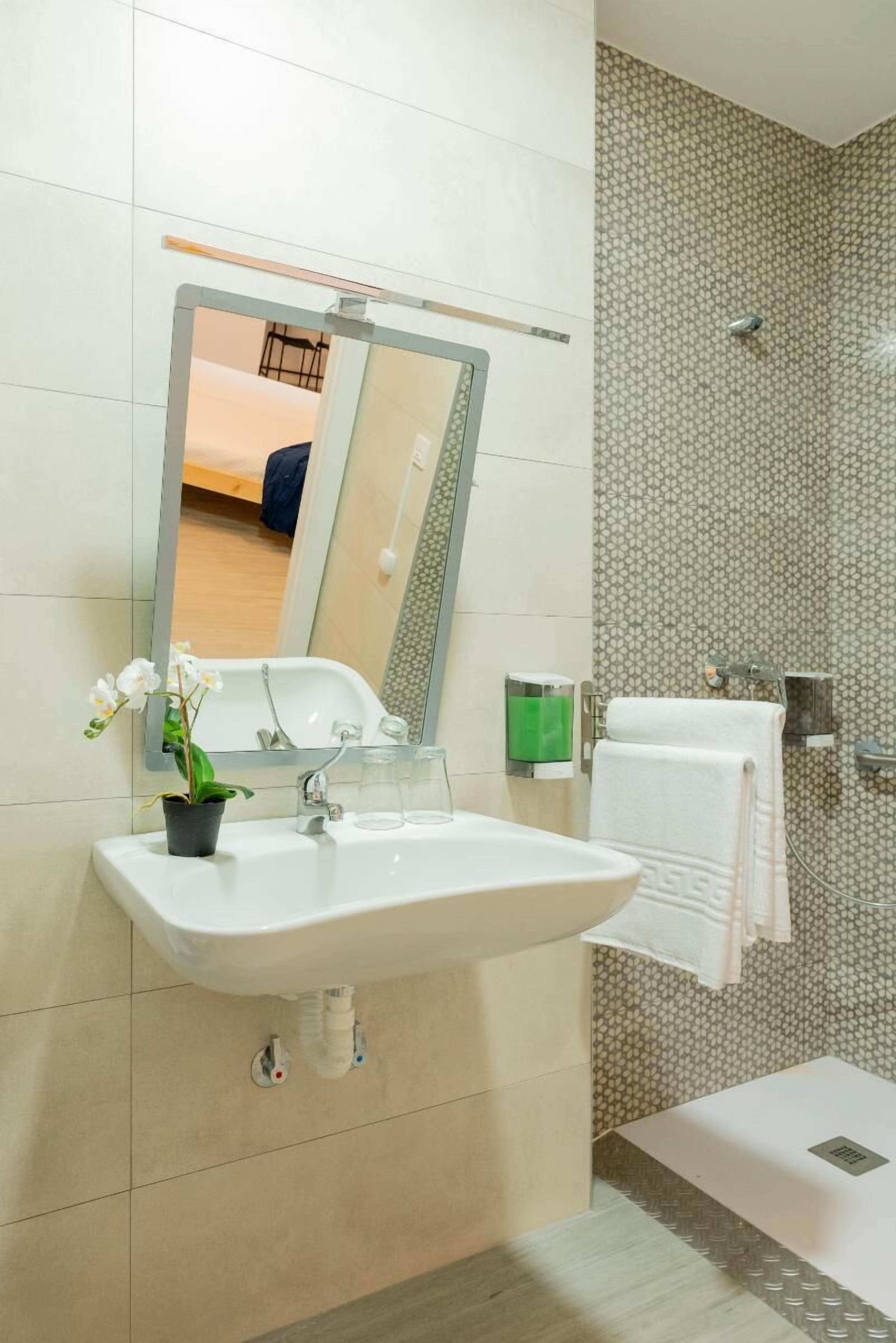Bilbao Rooms & Kitchen Zorroza