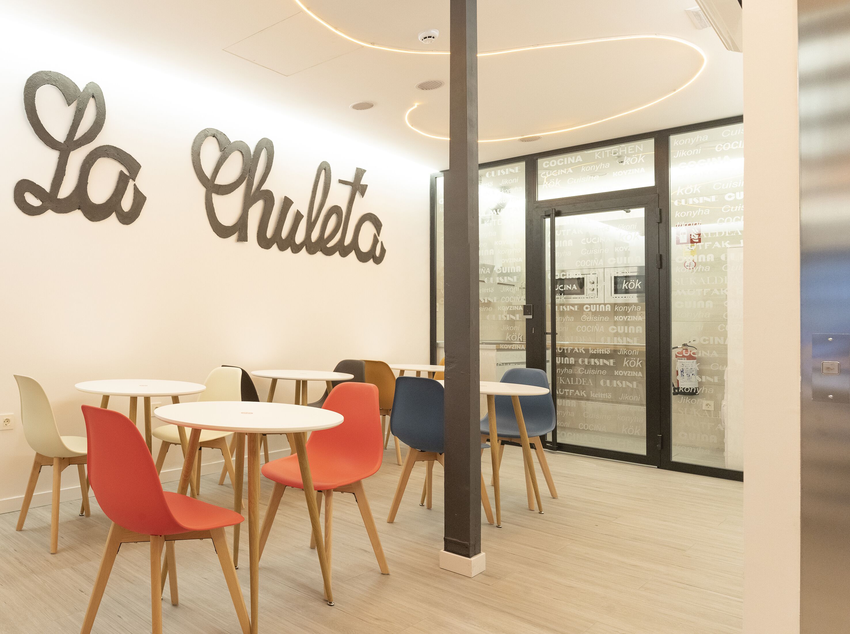 Bilbao Rooms & Kitchen Zorroza