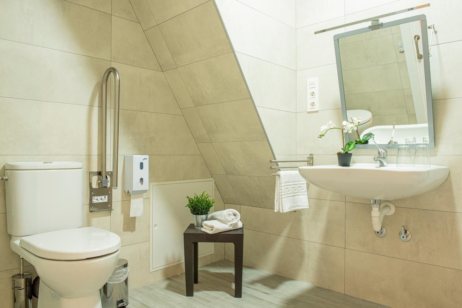 Bilbao Rooms & Kitchen Zorroza
