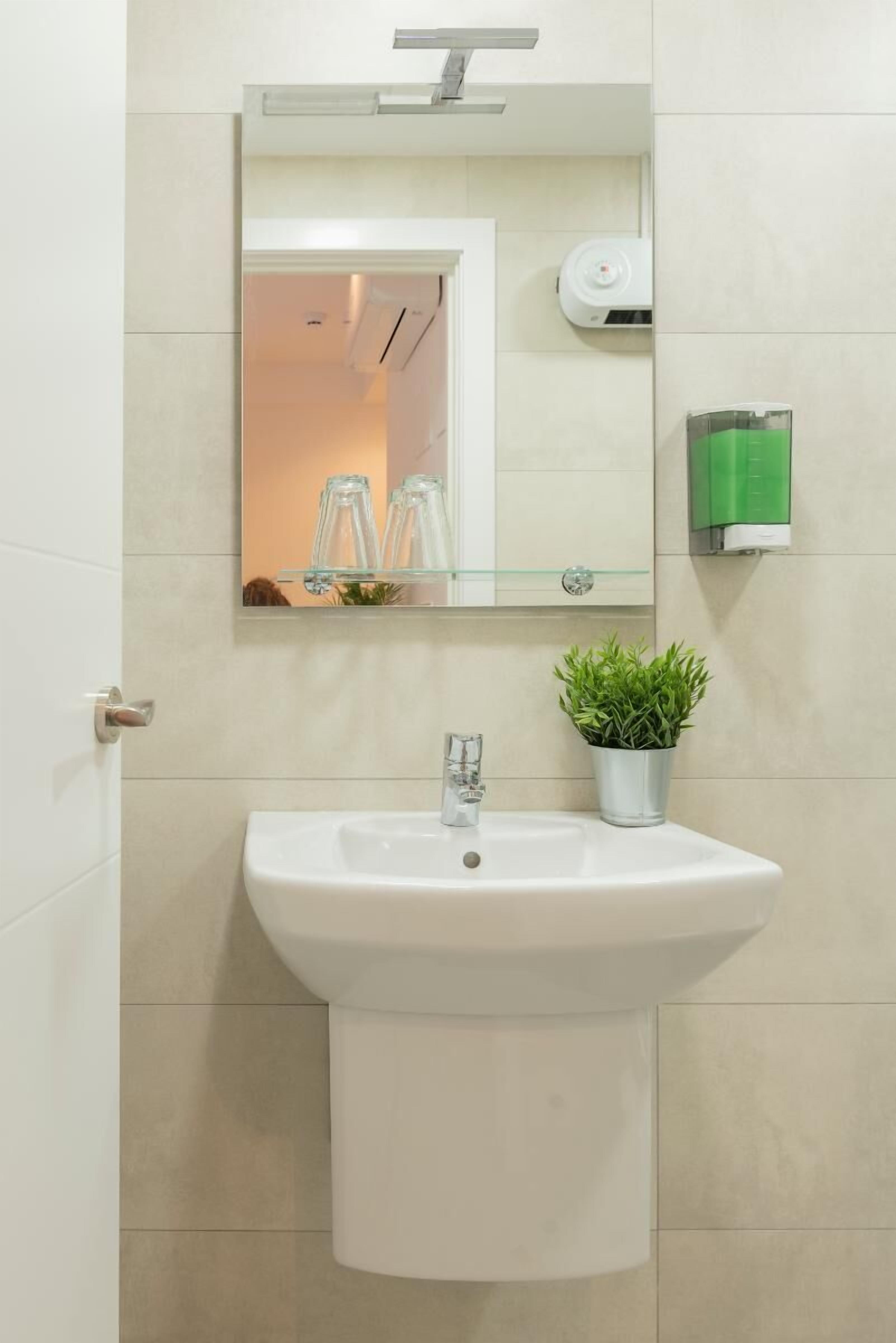 Bilbao Rooms & Kitchen Zorroza
