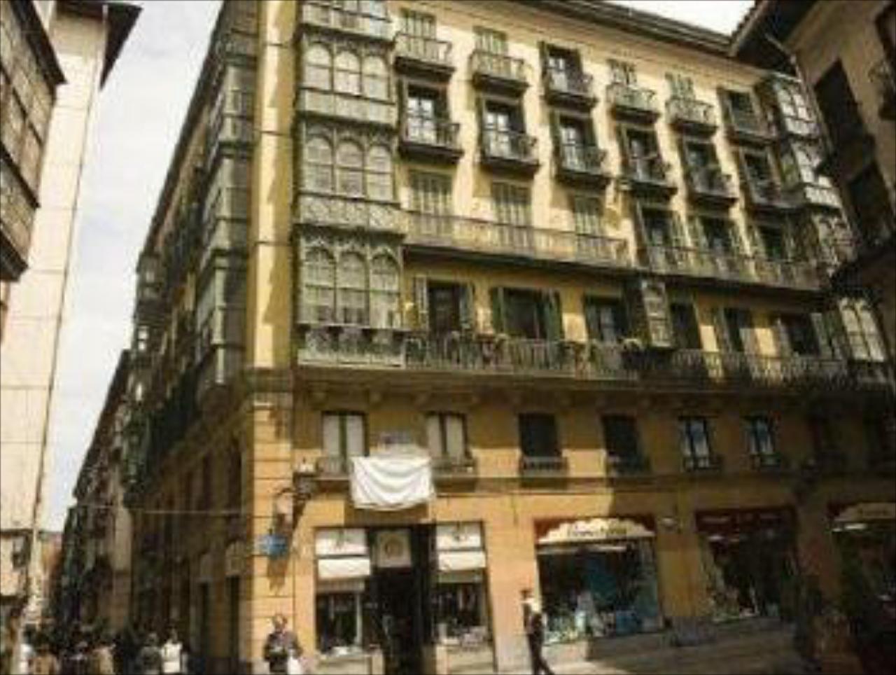 Roquefer Bilbao Central Rooms