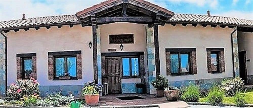 Apartamentos Rurales La Carbayala