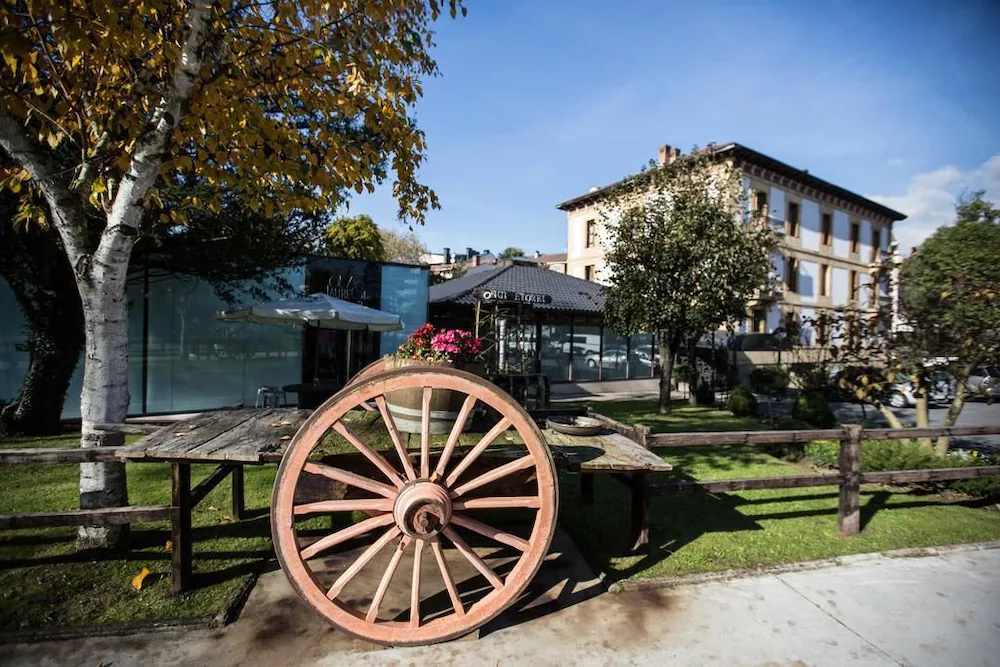Hotel Olajauregi
