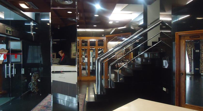 B&B HOTEL Gijón Centro Begoña