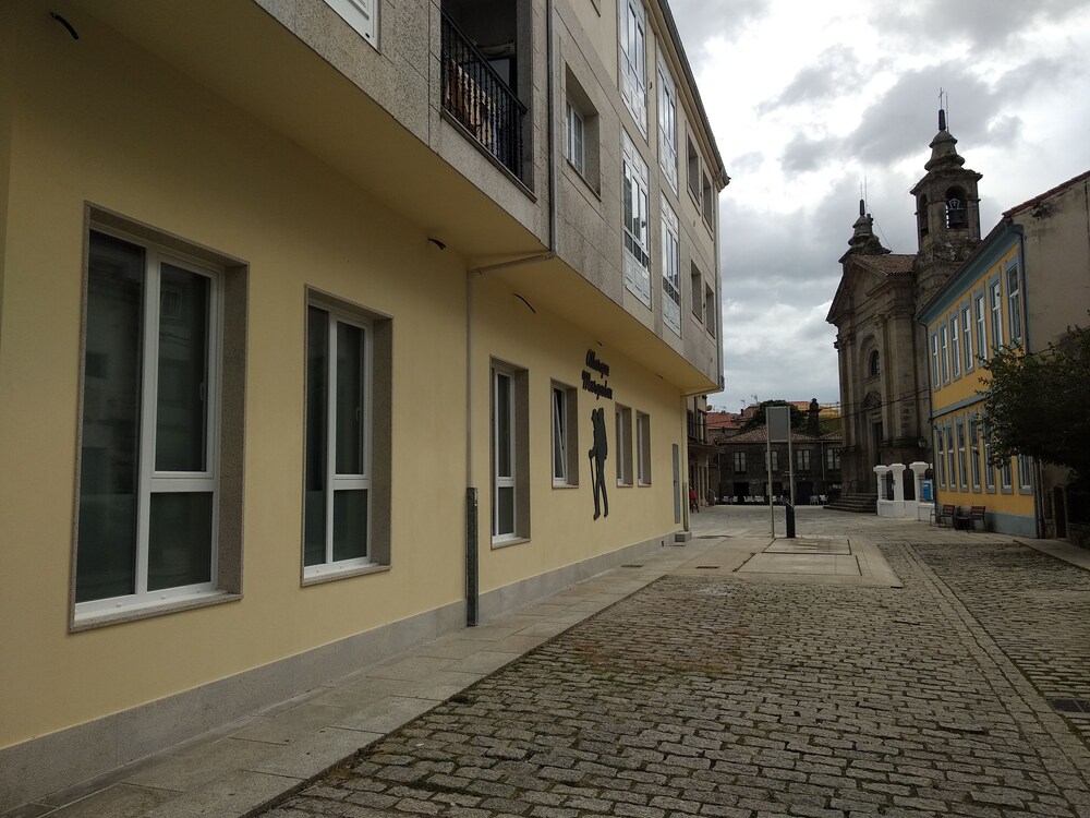 Albergue & Rooms Murgadan