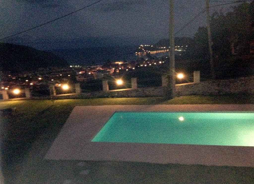 Villadesella
