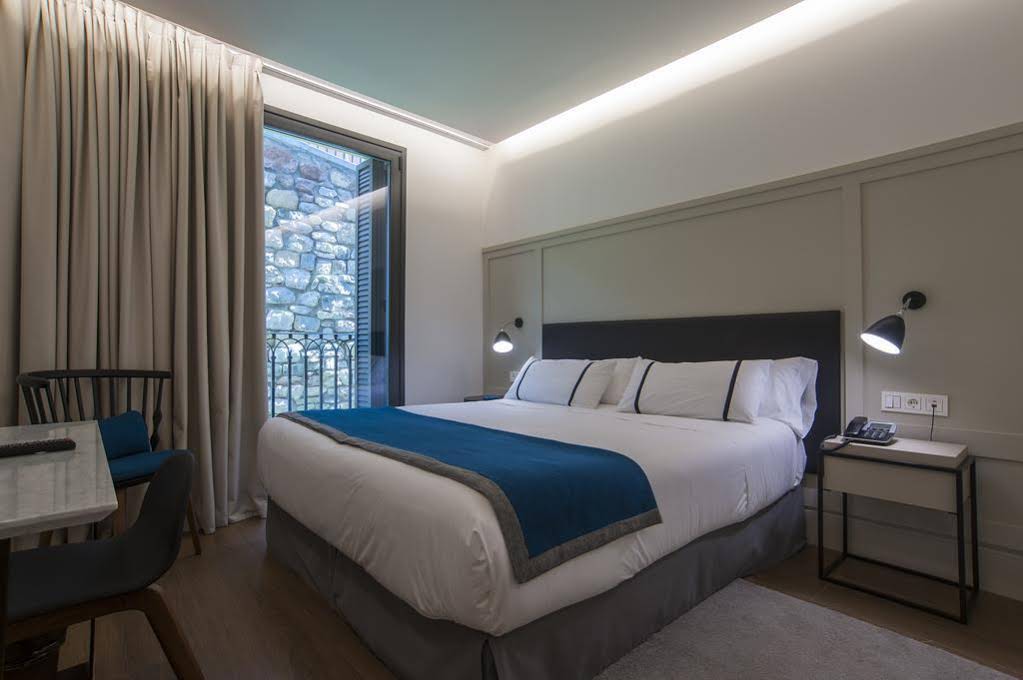 Sansebay Hotel