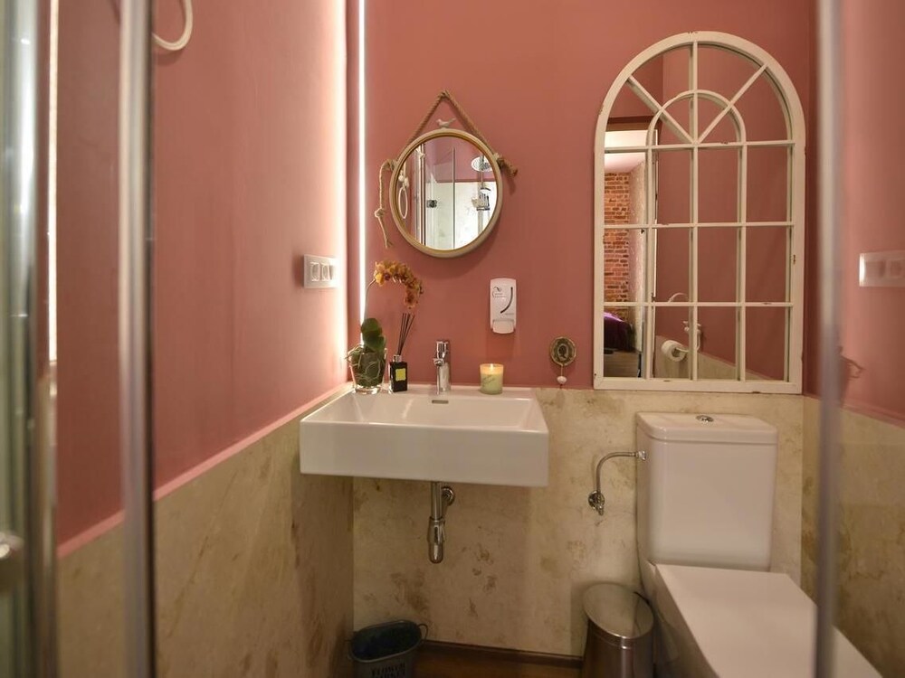 Center Suite