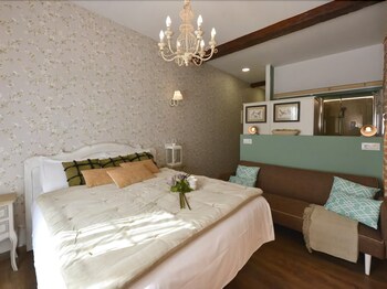Center Suite