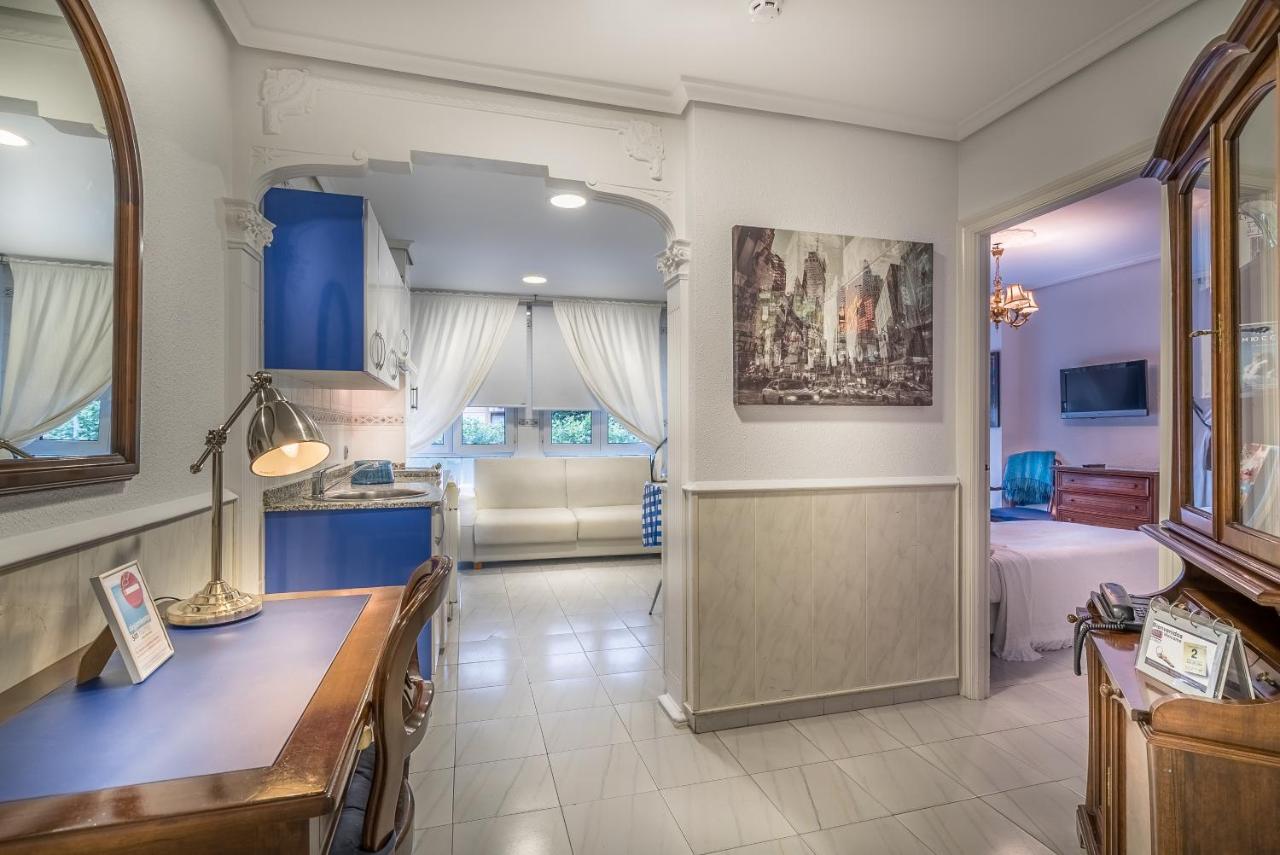 Las Brisas Apartamentos