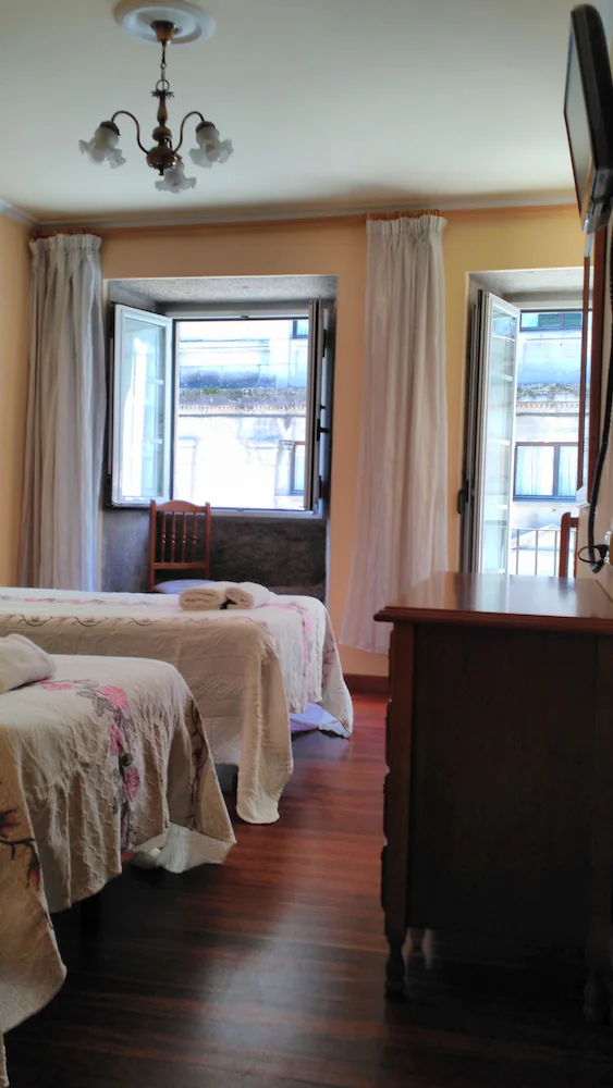 Hostal Pico Sacro I