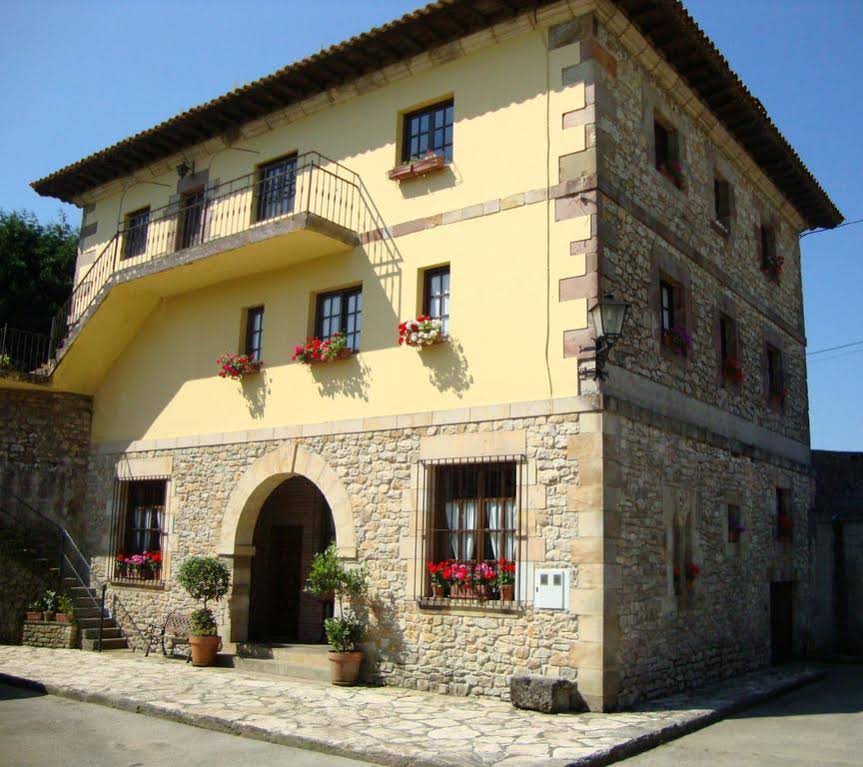 La Casa Solariega