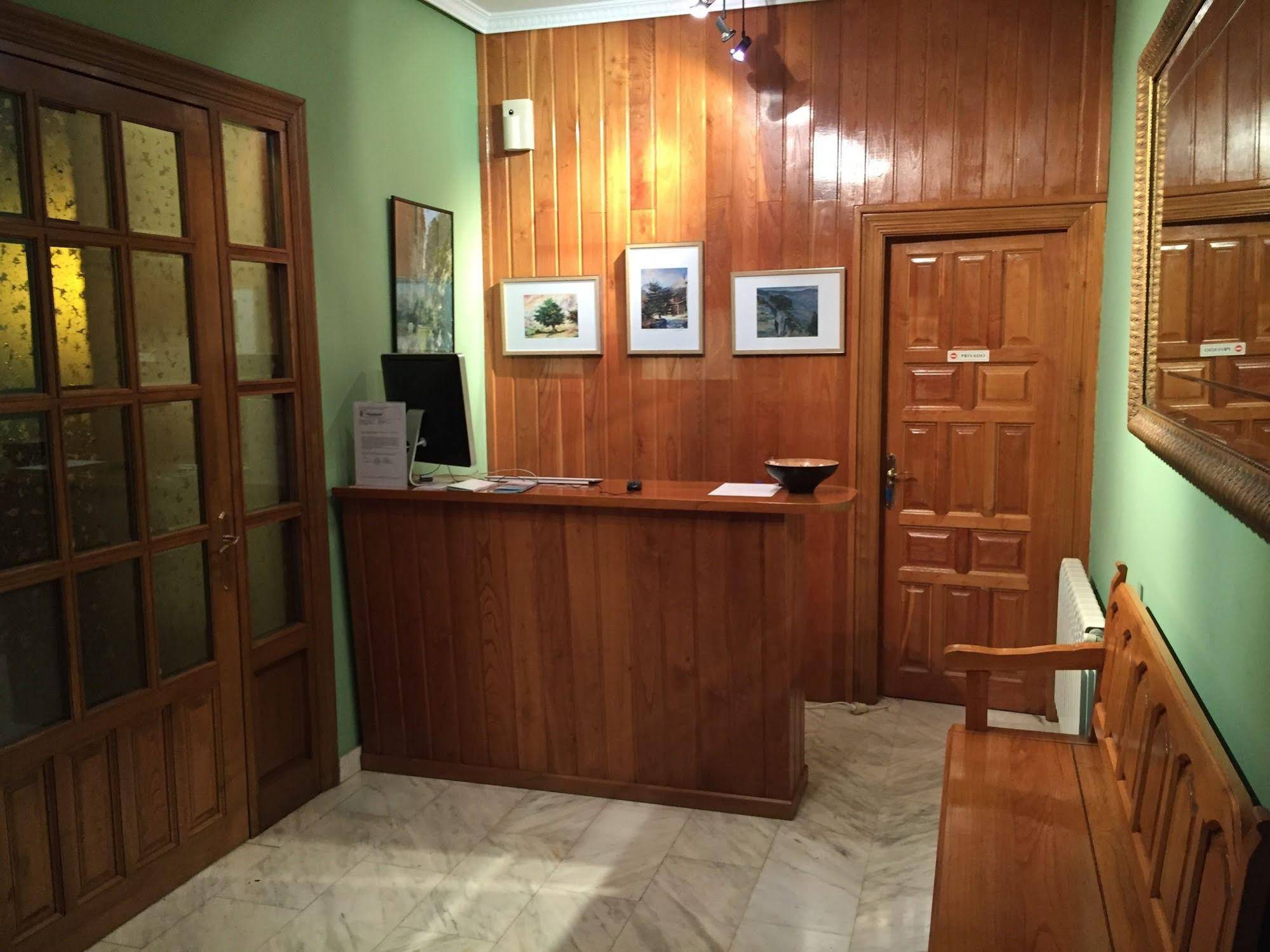 Apartamentos El Cardeo