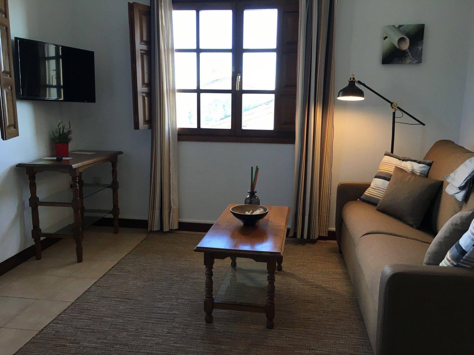 Apartamentos El Cardeo