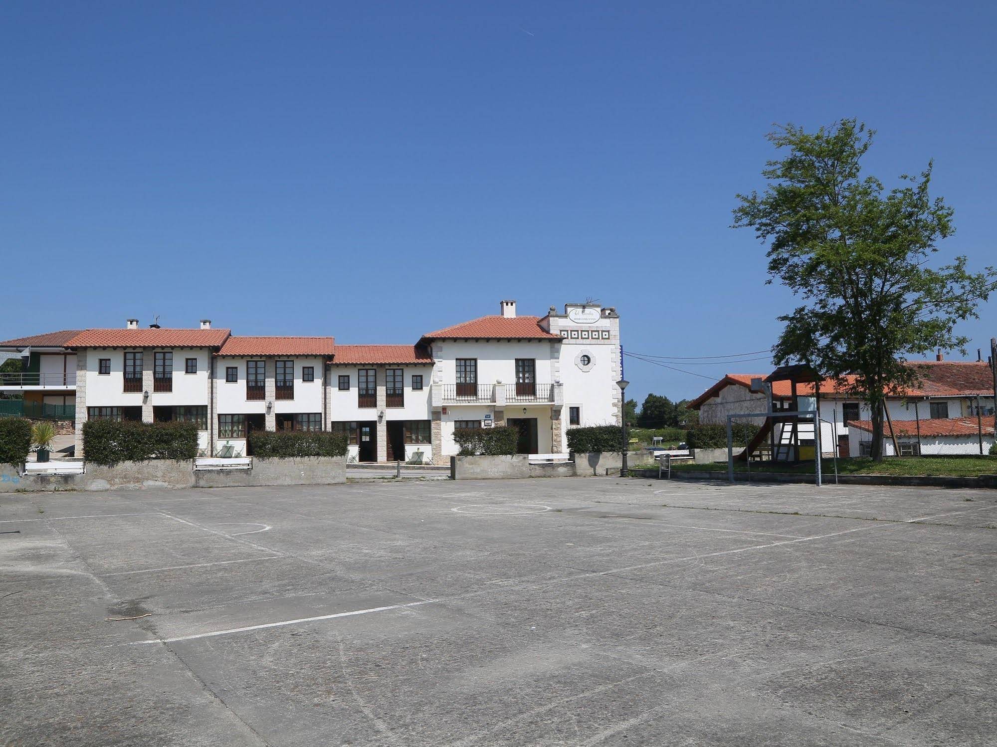 Apartamentos El Cardeo