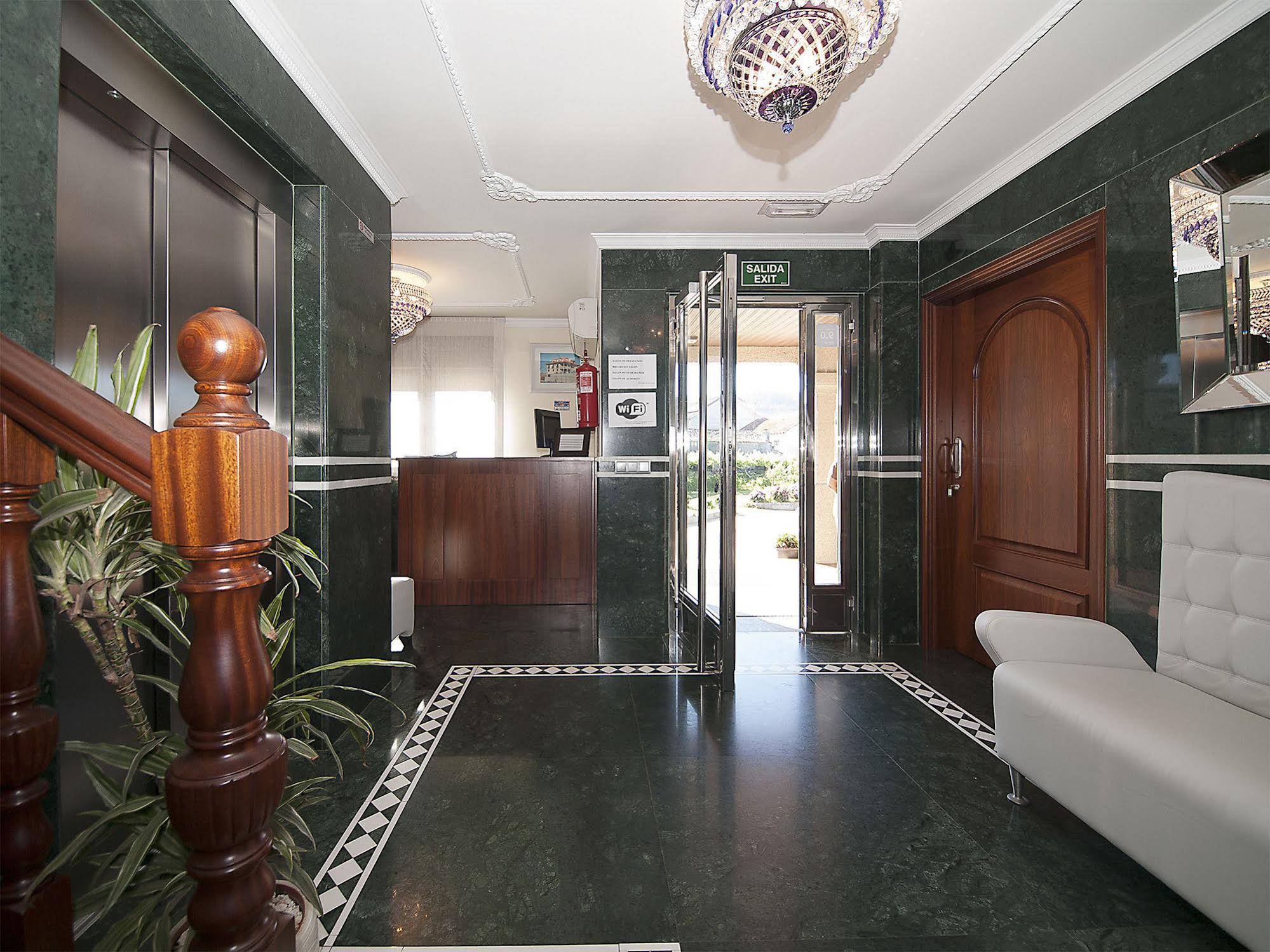 Pensión Residencia A Cruzán