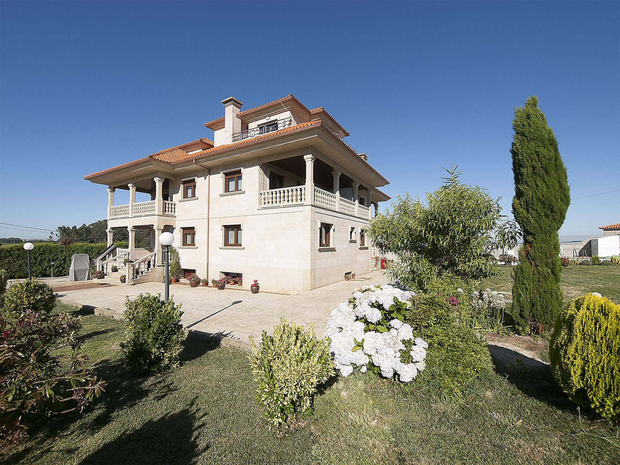Pensión Residencia A Cruzán