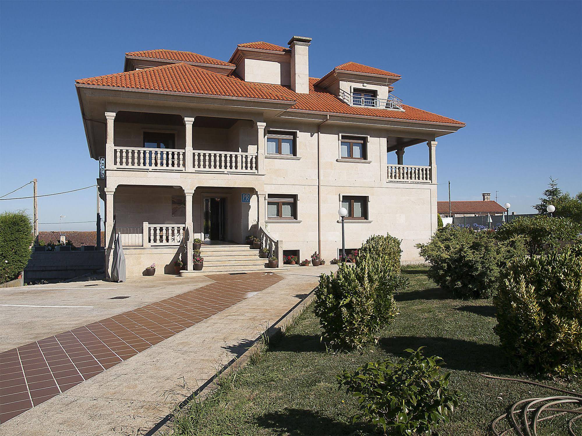 Pensión Residencia A Cruzán