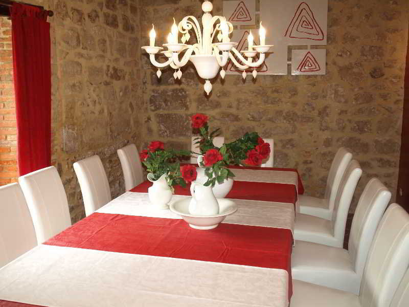 El Pomar Hosteria