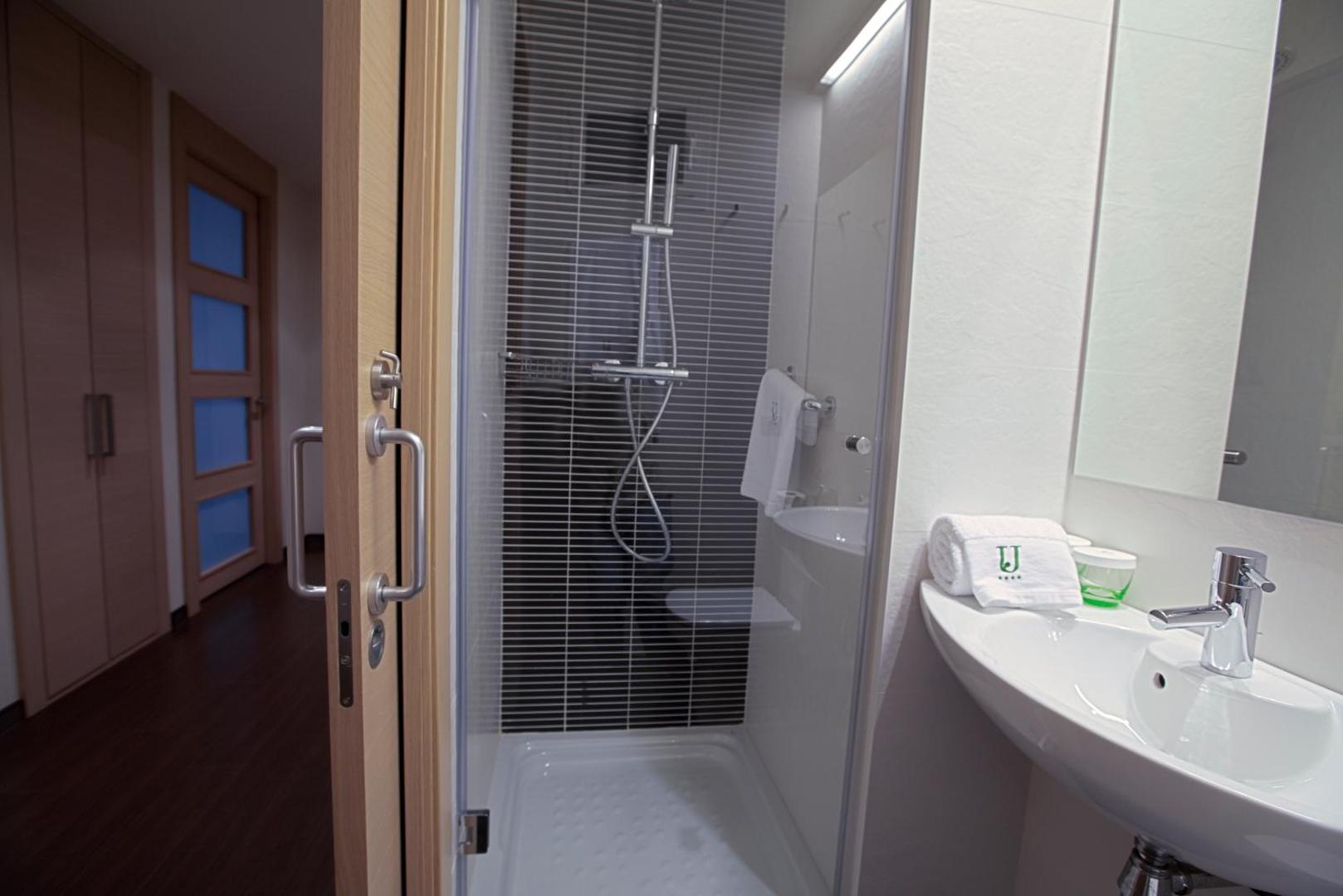 Sercotel Jardines de Uleta Suites