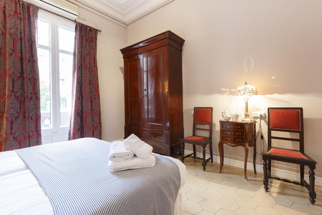 AinB Bed & Breakfast Via Laietana