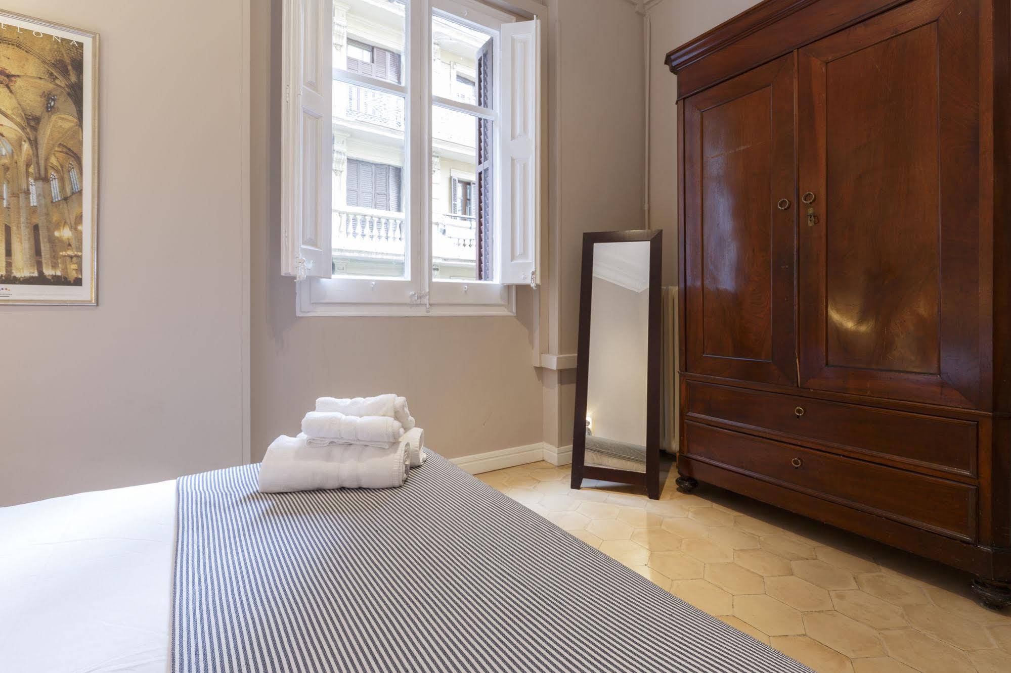 AinB Bed & Breakfast Via Laietana