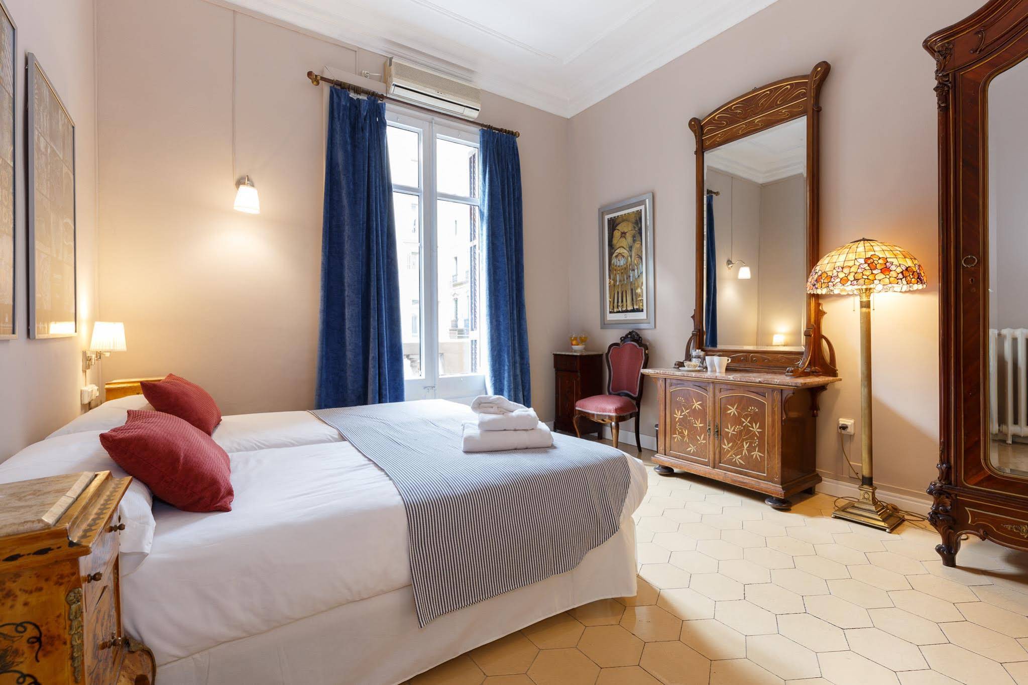 AinB Bed & Breakfast Via Laietana