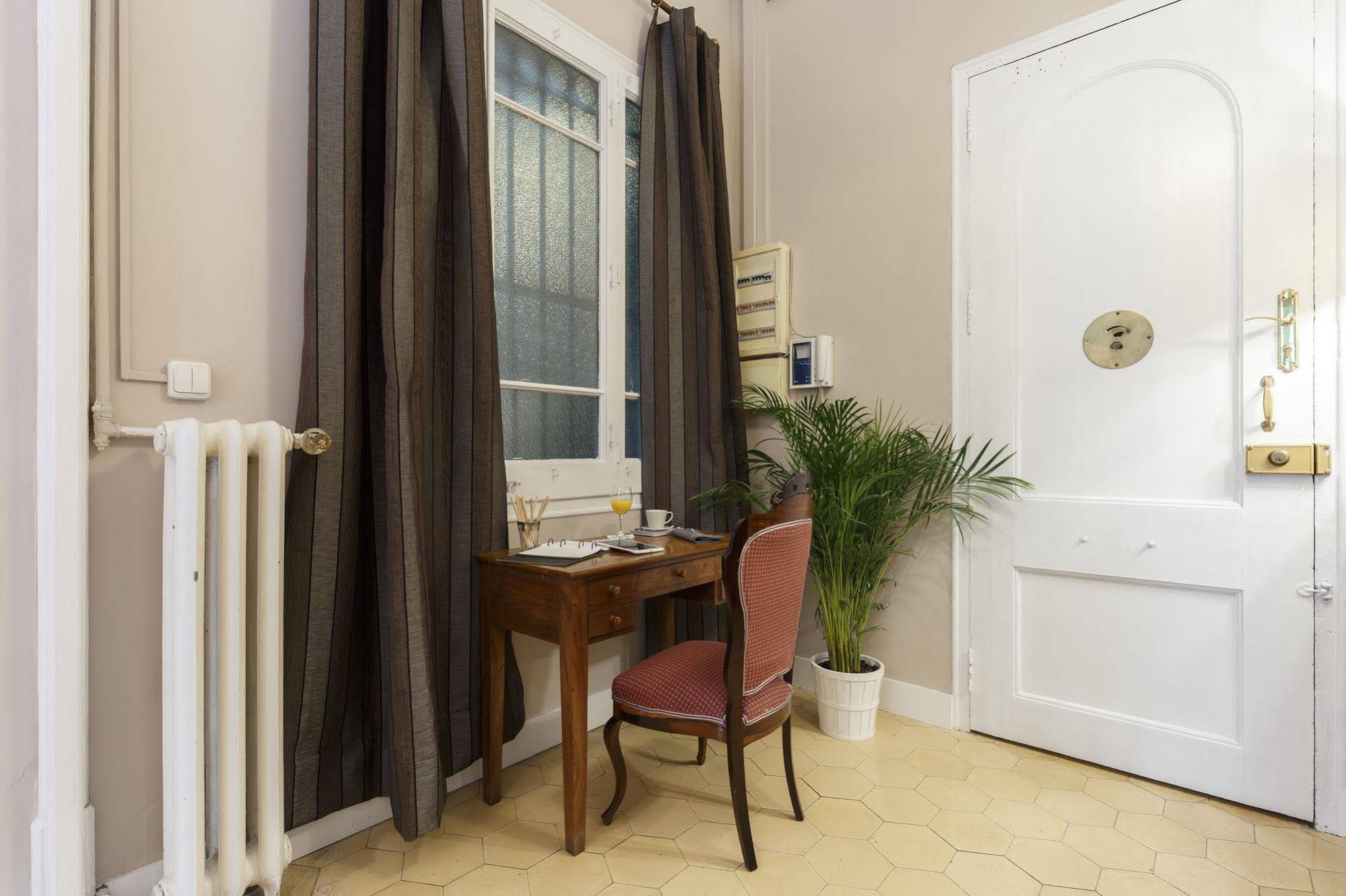 AinB Bed & Breakfast Via Laietana