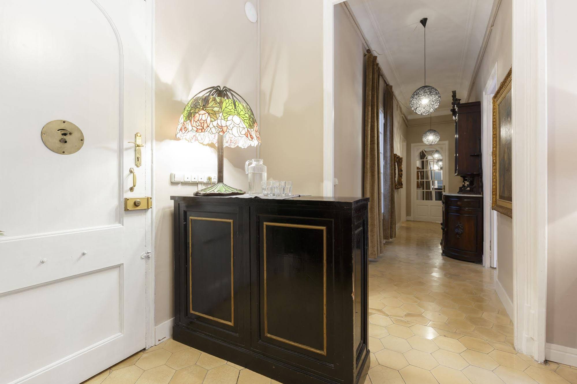 AinB Bed & Breakfast Via Laietana