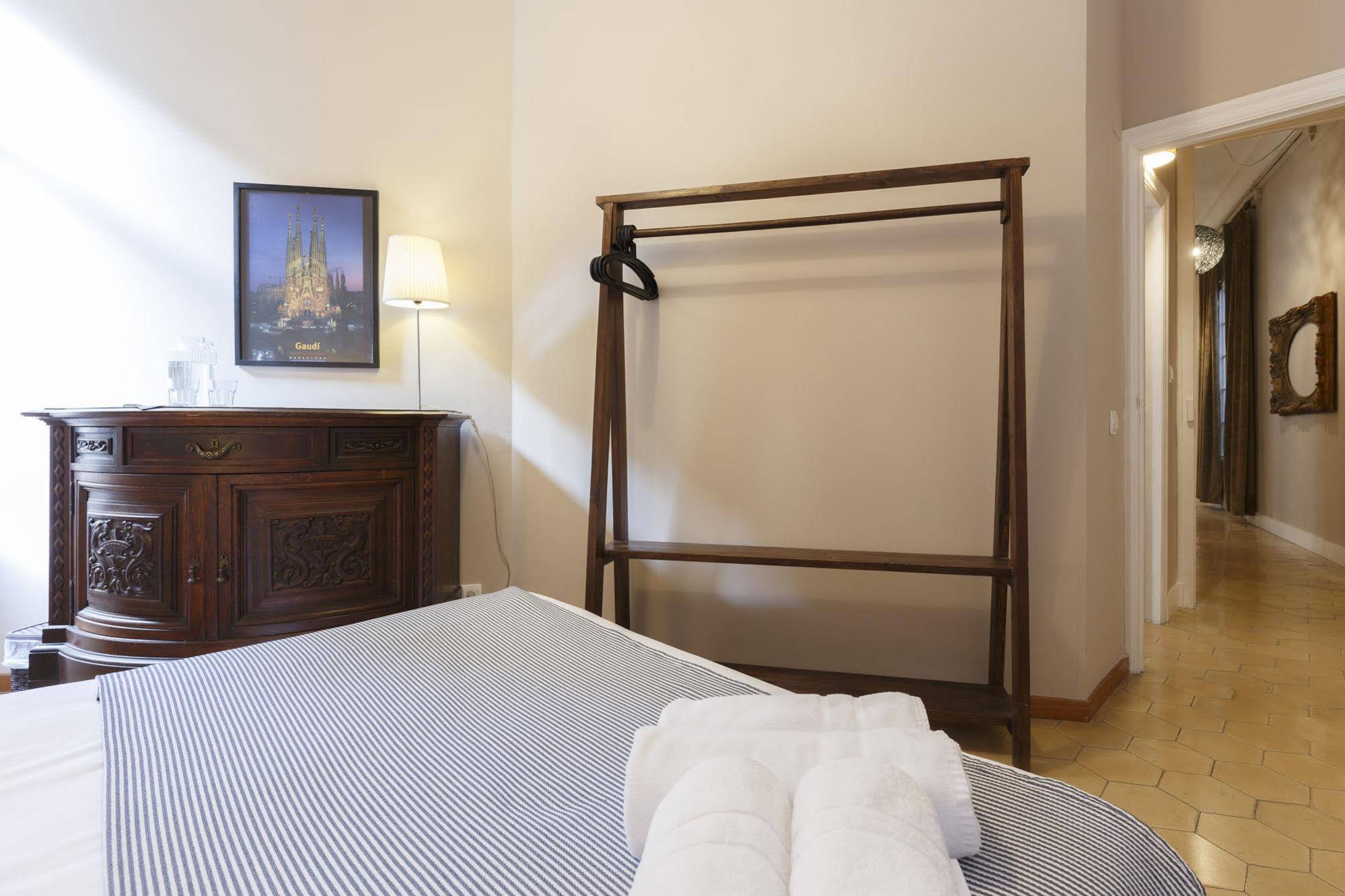 AinB Bed & Breakfast Via Laietana