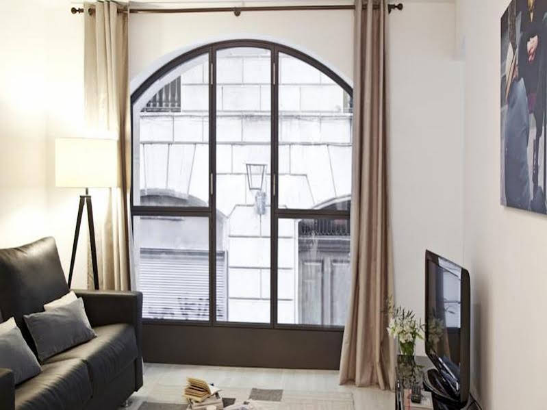 AinB Gothic Cathedral Apartments