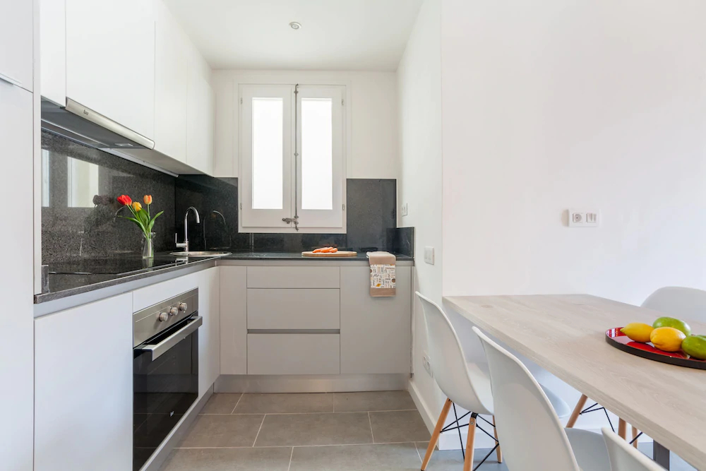 Aparteasy - Deluxe Family Apartments with Pool