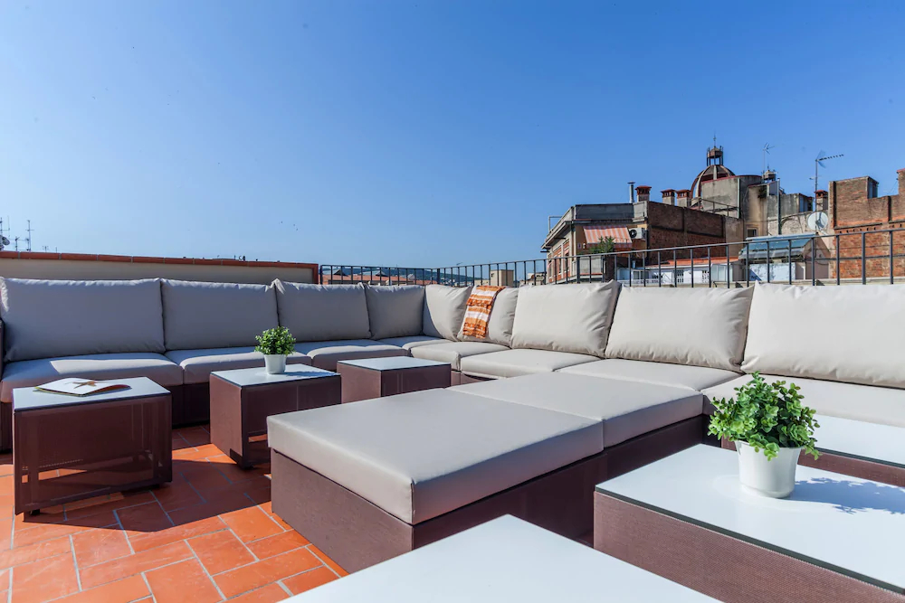 Aparteasy - Deluxe Family Apartments with Pool