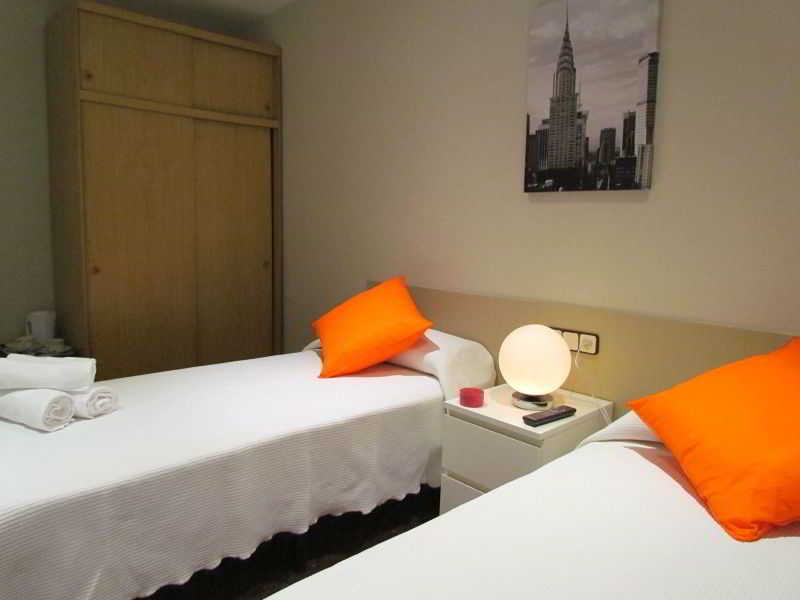 Barcelona City Street Hostal