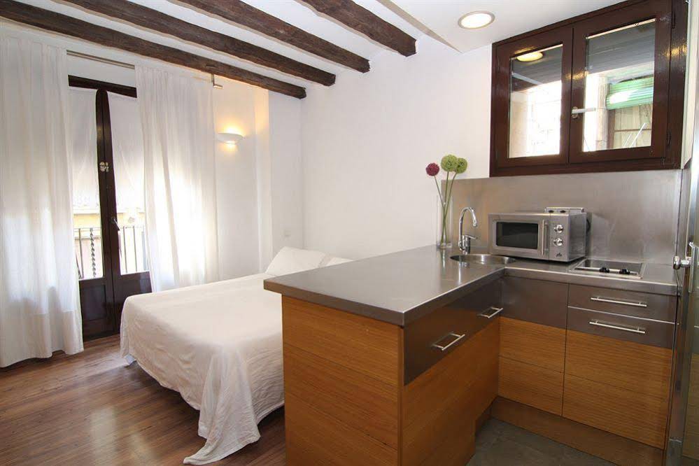 Bcn2stay Apartments