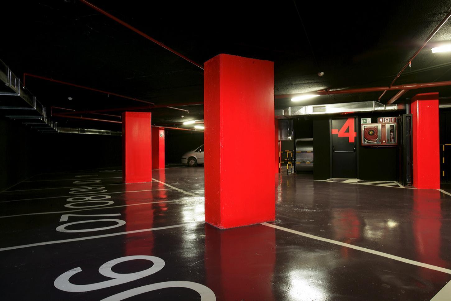 B-Hotel