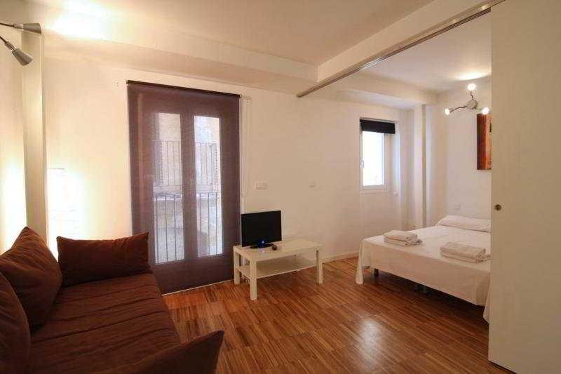 Borne Building Apartamentos Hotel